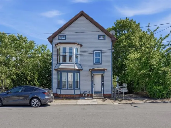 6 Bloomingdale Ave, Pawtucket, RI 02860