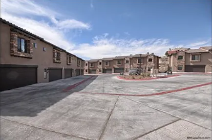 2 bed, 1277 sqft, $1,899 — Photo 4