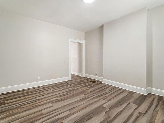 5th image of 294 Dakota Ave
