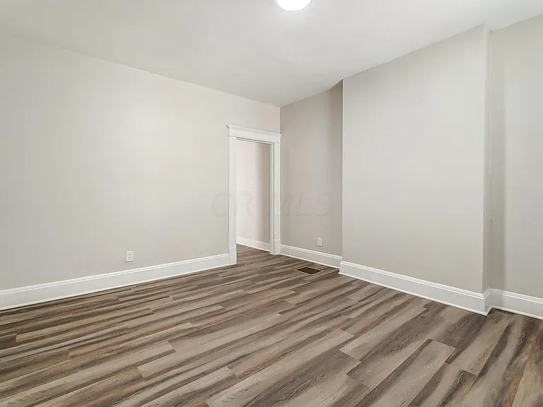 294 Dakota Ave — Photo 5