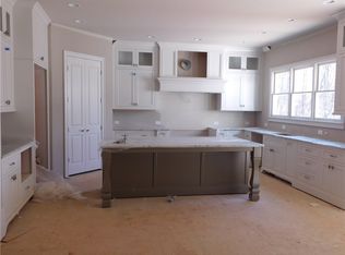 475 Belada Blvd, Sandy Springs, GA 30342