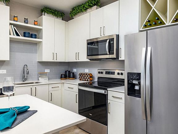 4th image of 608 N Willow Ave #340