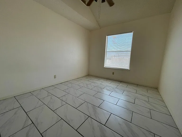 4304 Loma Alegre Dr — Photo 11