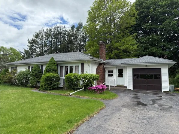 14 Ike St, Cumberland, RI 02864