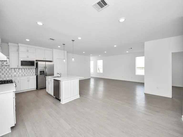 29515 Pondview Dr — Photo 21