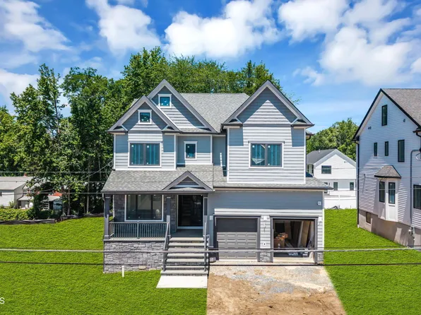23 Wicker Place, Morganville, NJ 07751