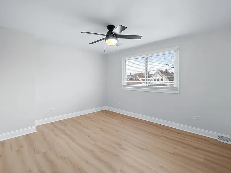 13527 S Mackinaw Ave — Photo 14