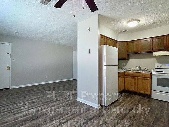 5th image of 301 Christy Allyn Ct #2