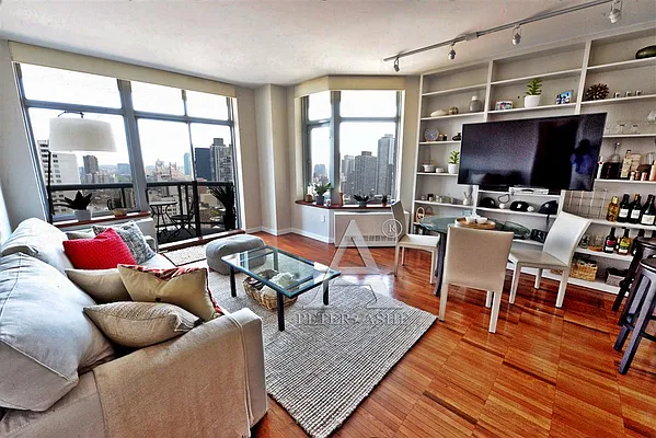 Rented by Peter Ashe | media 7