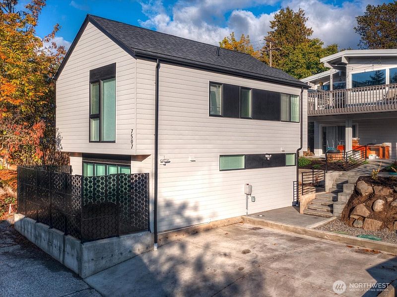 2nd image of 7507 Latona Avenue NE