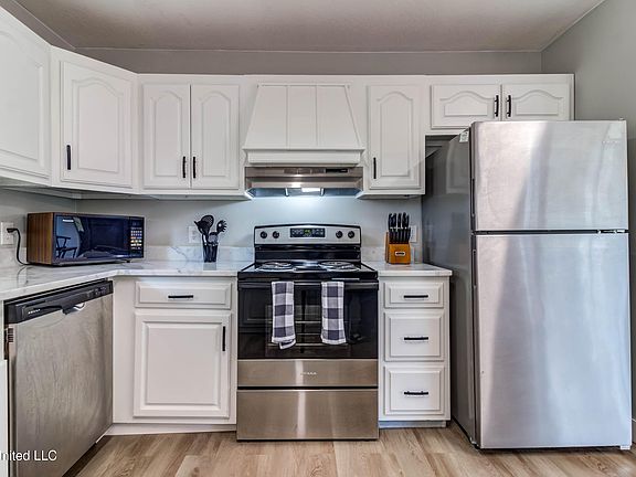 3rd image of 12522 Wolf River Rd