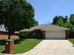 912 Trail Edge Dr, Grapevine, TX 76051