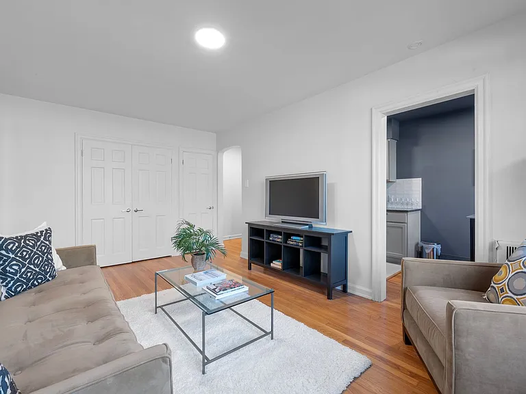 441 E Town St #210 — Photo 13