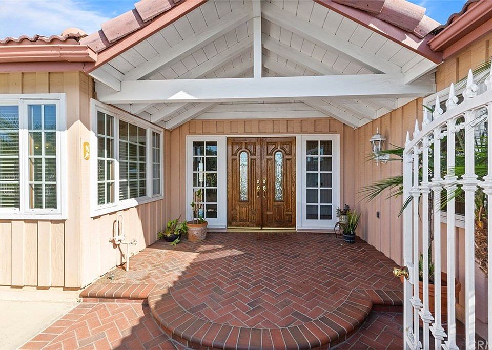 1st image of 6623 E La Cumbre Dr