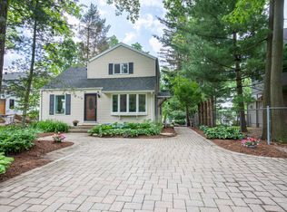 29200 Elm Island Cir, Waterford, WI 53185