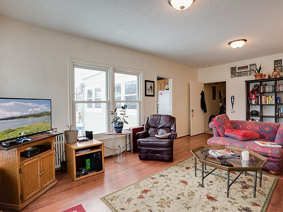3rd image of 2097 Como Ave APT 1