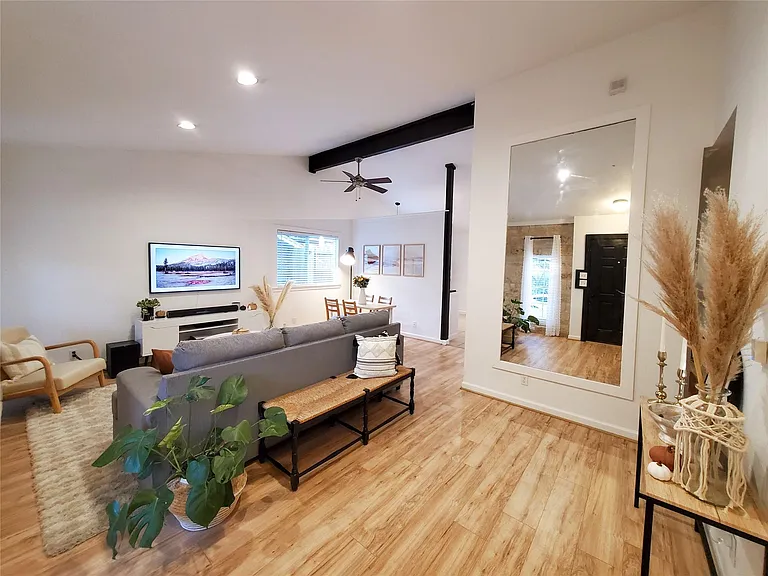 924 Acorn Oaks Dr #A — Photo 3