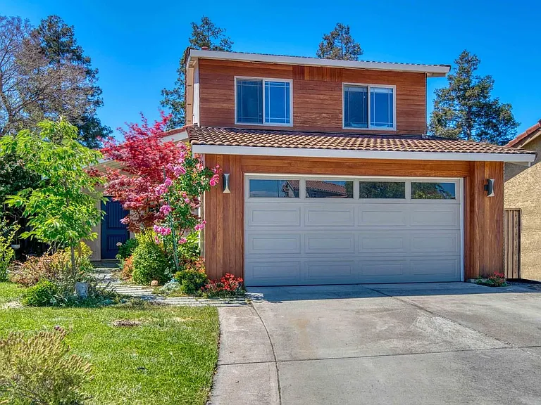 5342 Studebaker Cir — Photo 2