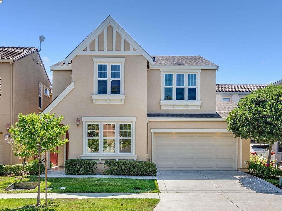 1st image of 998 Brackett Way