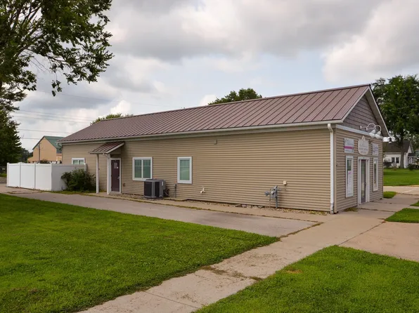 1201 S Beaumont Rd, Prairie Du Chien, WI 53821