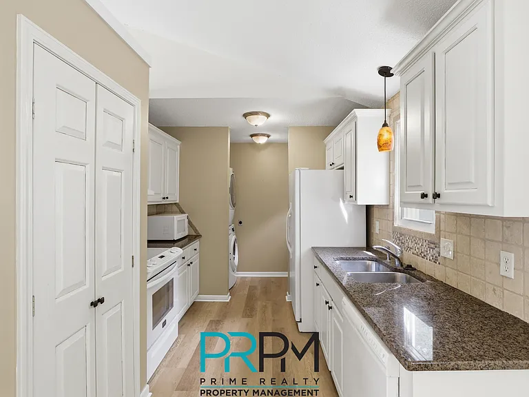 5 Parkstone Ct — Photo 9