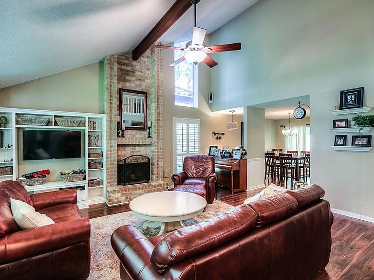 24 Edgewood Forest Ct — Photo 6