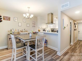 1605 Merry Oaks Rd APT E, Charlotte, NC 28205