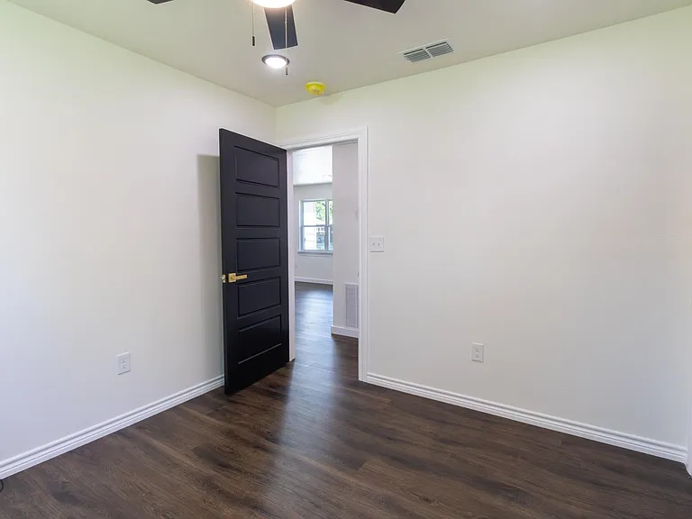 1310 Eleanor St — Photo 20
