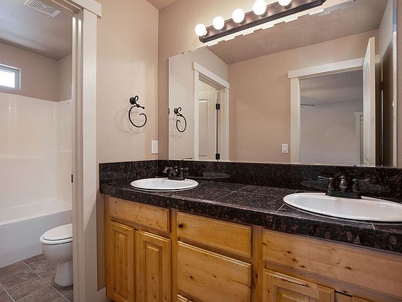 5239 Morris Hill #25 bathroom pic_06262018