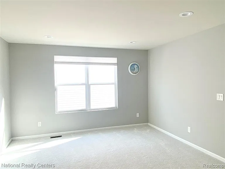 2835 Dillon Dr — Photo 13