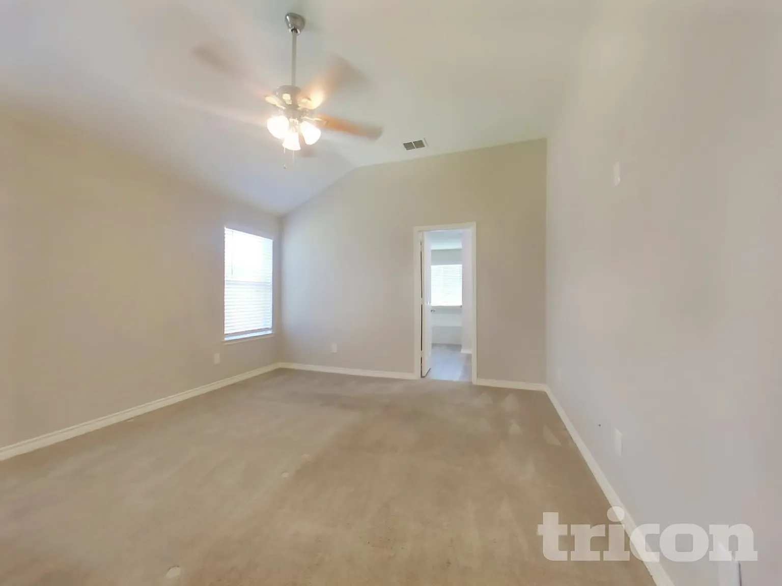 909 Marist Drive Fort Worth TX — Photo 4