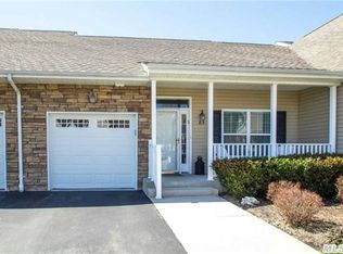 83 Pond Cir, Mount Sinai, NY 11766