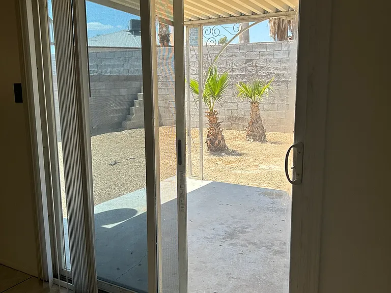 920 Palmhurst Dr — Photo 17