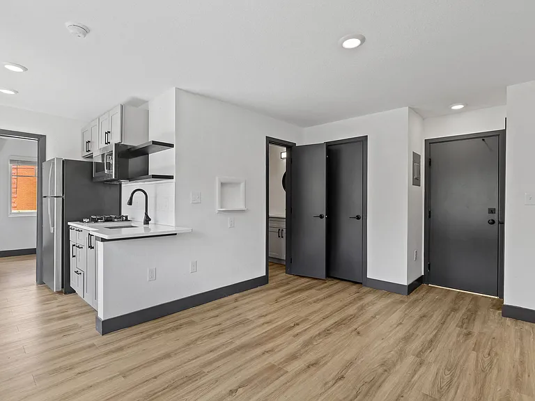 2751 W 28th Ave — Photo 15