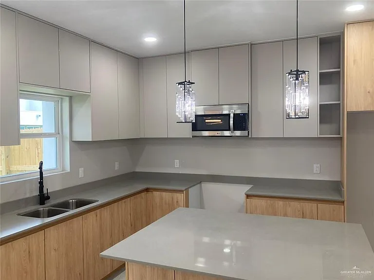 2221 Dorado Dr — Photo 9