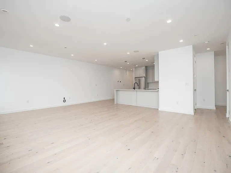 340 W 2nd St #9 — Photo 13