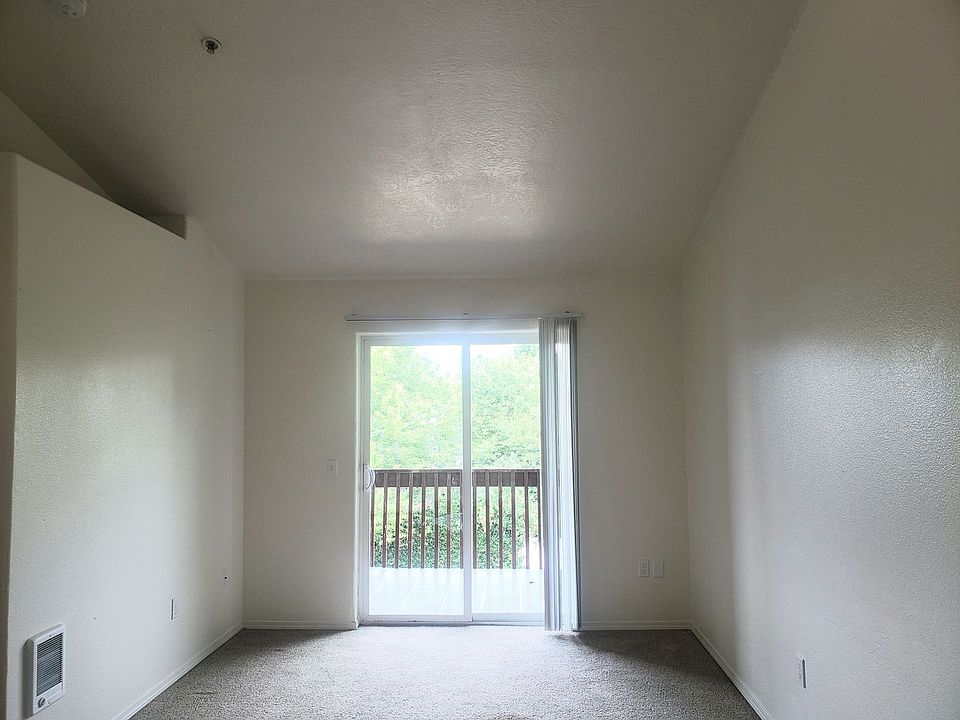 Building Photo 5