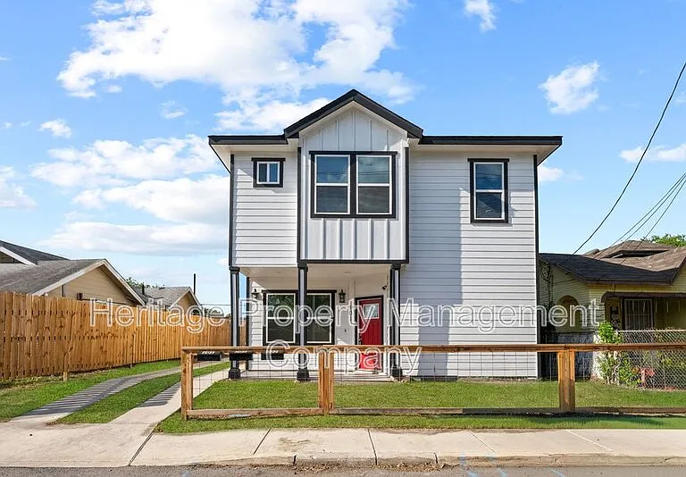 323 Gabriel #1-unit 101 — Photo 1