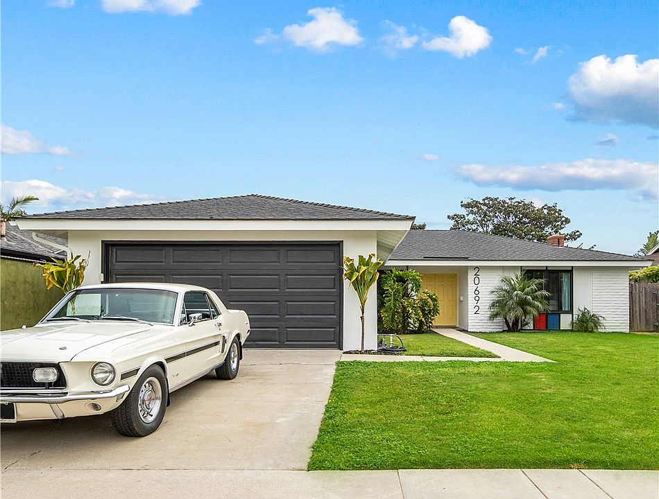 1st image of 20692 Kelvin Ln