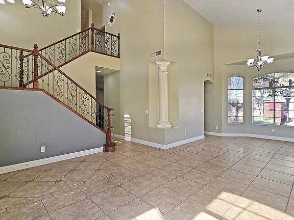 5th image of 13888 W Wilshire Dr