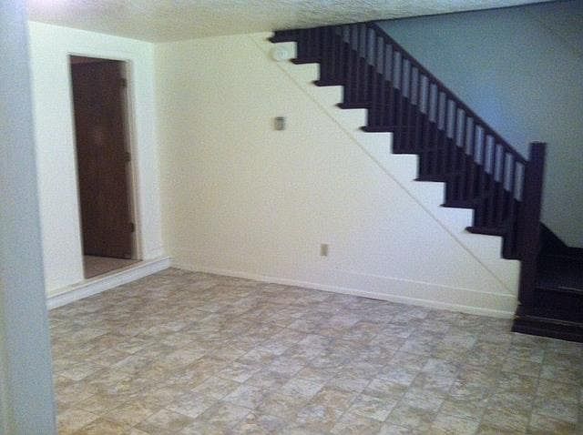 1st image of 917 7th St #1