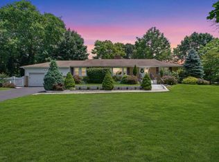 2 James St, Lincroft, NJ 07738