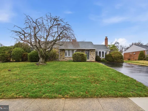 110 S New Ardmore Ave, Broomall, PA 19008