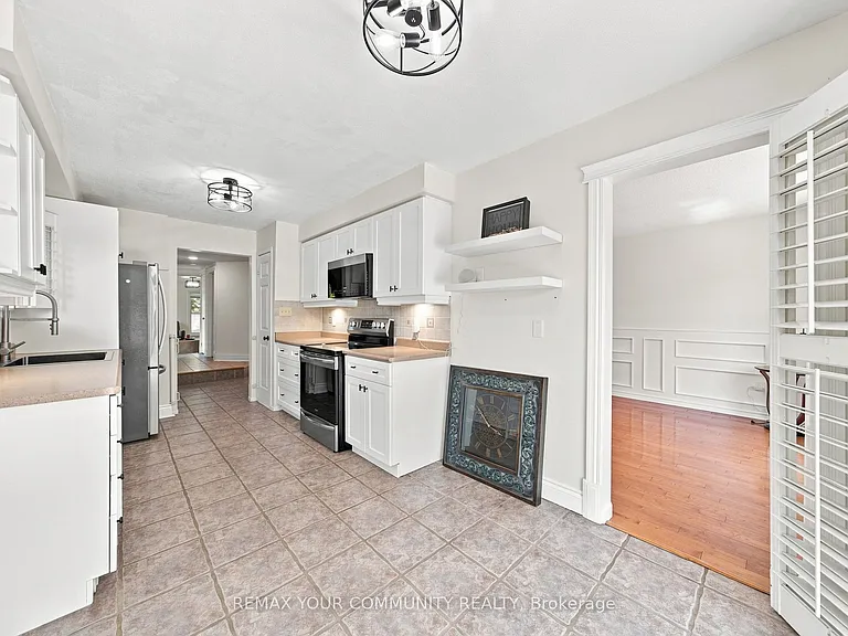 1544 Greenbriar Dr — Photo 11