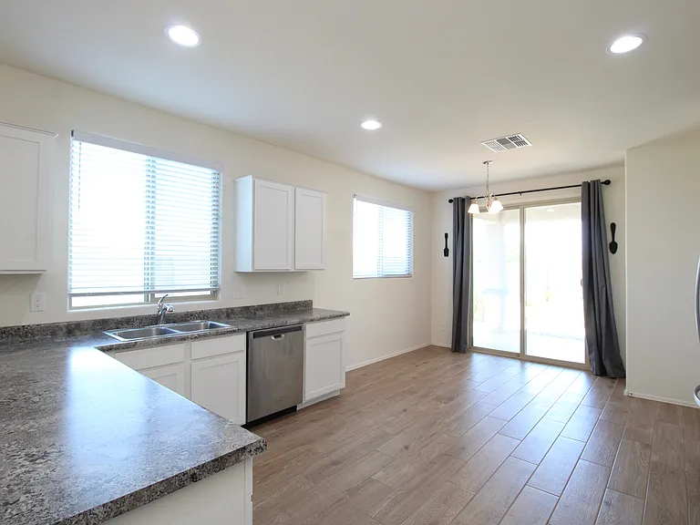 17864 W Paraiso Dr — Photo 7