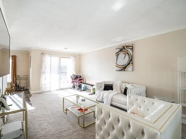 12980 West Bluemound ROAD #308, Elm Grove, WI 53122