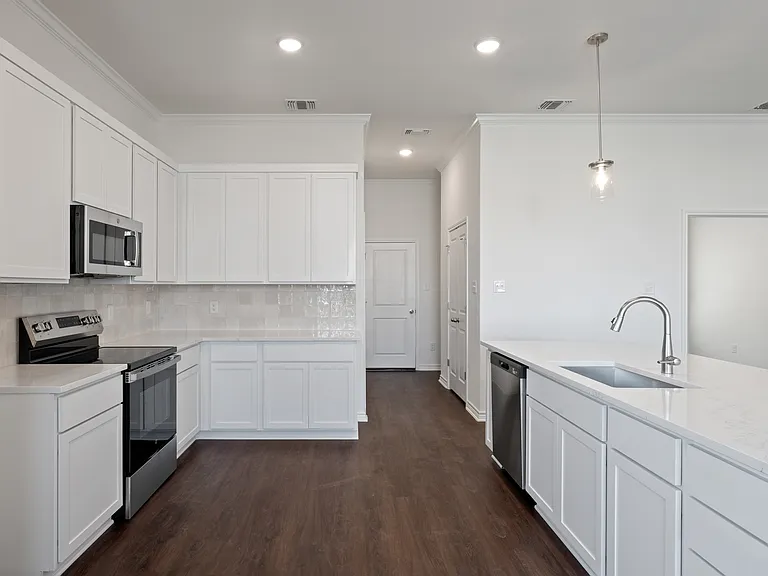 7308 Caladium Dr — Photo 17