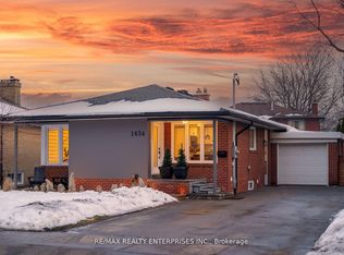 1634 Tarn Rd, Mississauga, ON L4X1B1