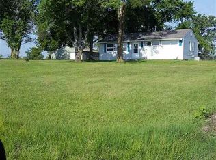 5335 SE Berryton Rd, Berryton, KS 66409