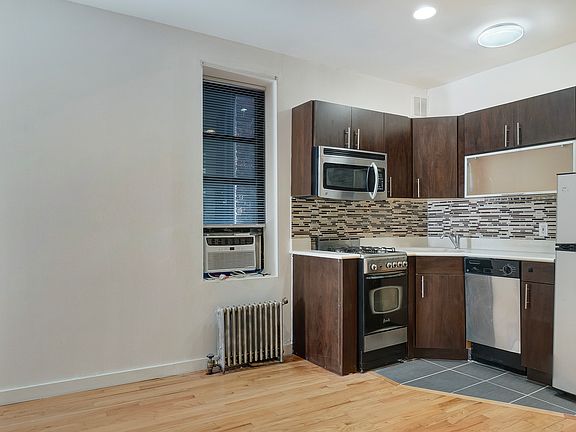 3rd image of 128 E 96th St APT 5B